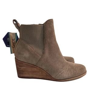 MM Toms Amelia Wedge Bootie Taupe Tan Brown NWT Size 6.5 Suede Zipper Ortholite